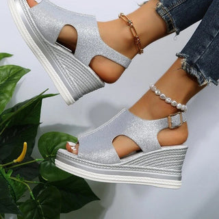 Maeve - Entspannte Keilsandalen
