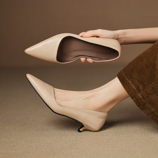Orlisse Veganleder Kitten Heel Pumps