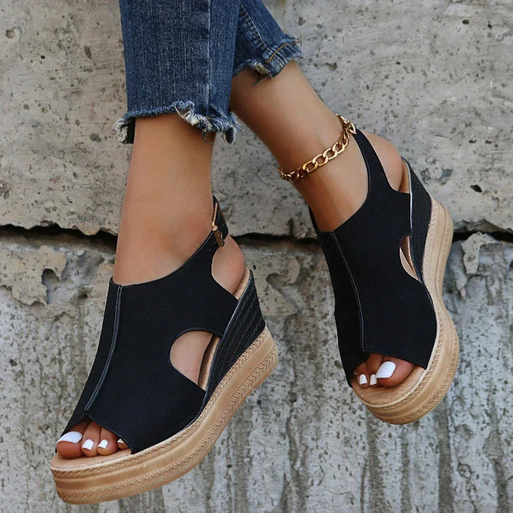 Maeve - Entspannte Keilsandalen
