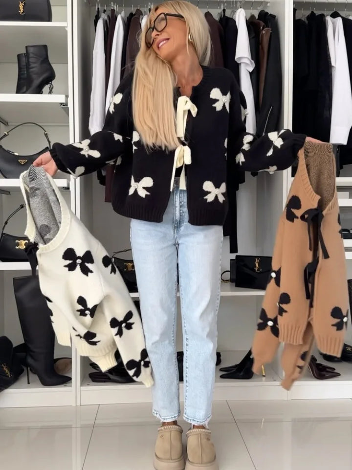 Annabel | Stilvoller Pullover mit Spitzenverschluss