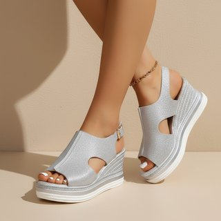 Maeve - Entspannte Keilsandalen