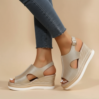 Maeve - Entspannte Keilsandalen